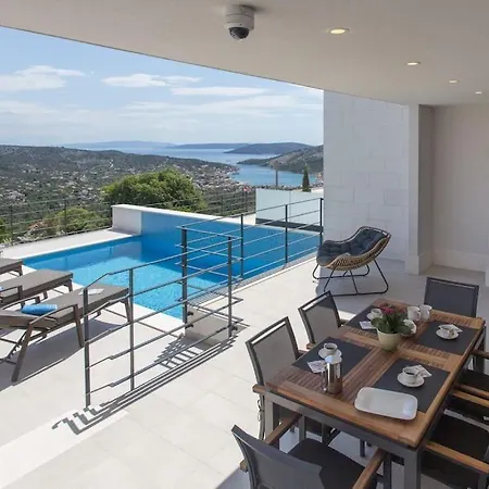 Orange Tree With Private Pool Vinišće