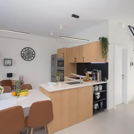 빌라 Orange Tree With Private Pool