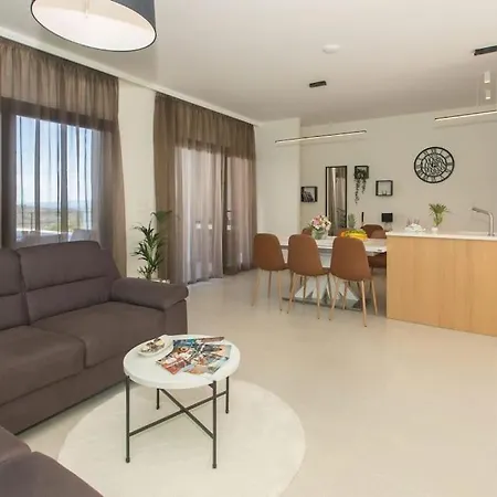 Orange Tree With Private Pool 빌라