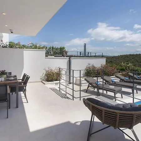 빌라 Orange Tree With Private Pool