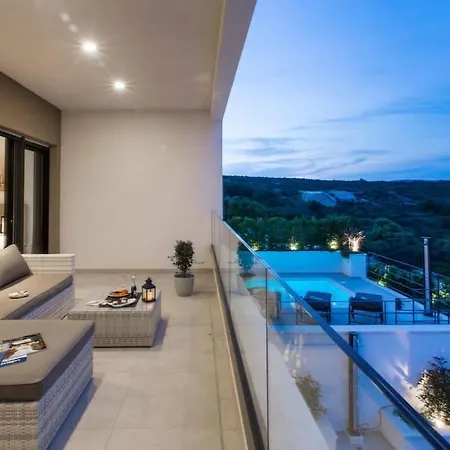 Orange Tree With Private Pool Vinišće