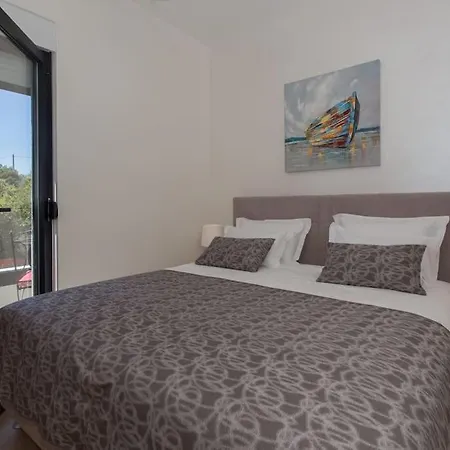 Orange Tree With Private Pool 빌라 Vinišće