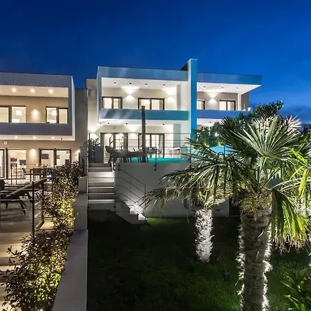 Orange Tree With Private Pool 빌라 *