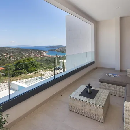 Villa Orange Tree With Private Pool Vinišće