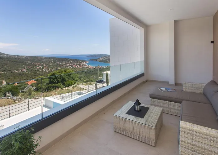 Villa Orange Tree With Private Pool Vinišće